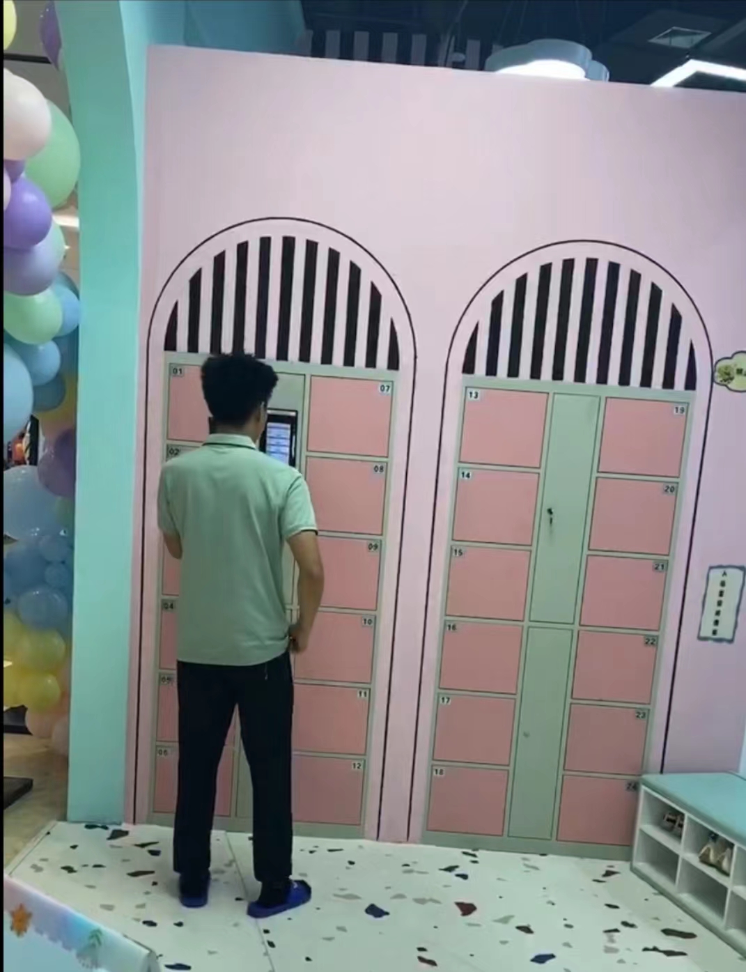 長(cháng)春某商場(chǎng)寄存柜